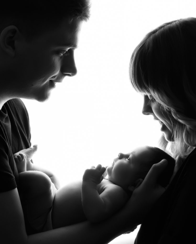 Newborn_baby_photographer_dudley_midlands_posing_with_parent