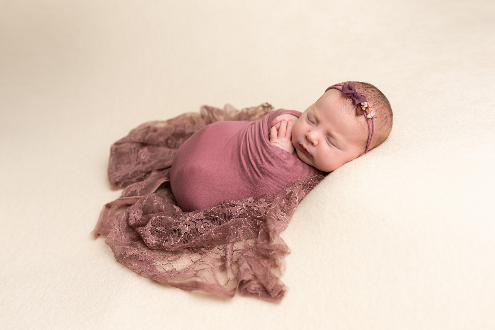 newborn_baby_photographer_dudley_midlands_posing_in_wrap