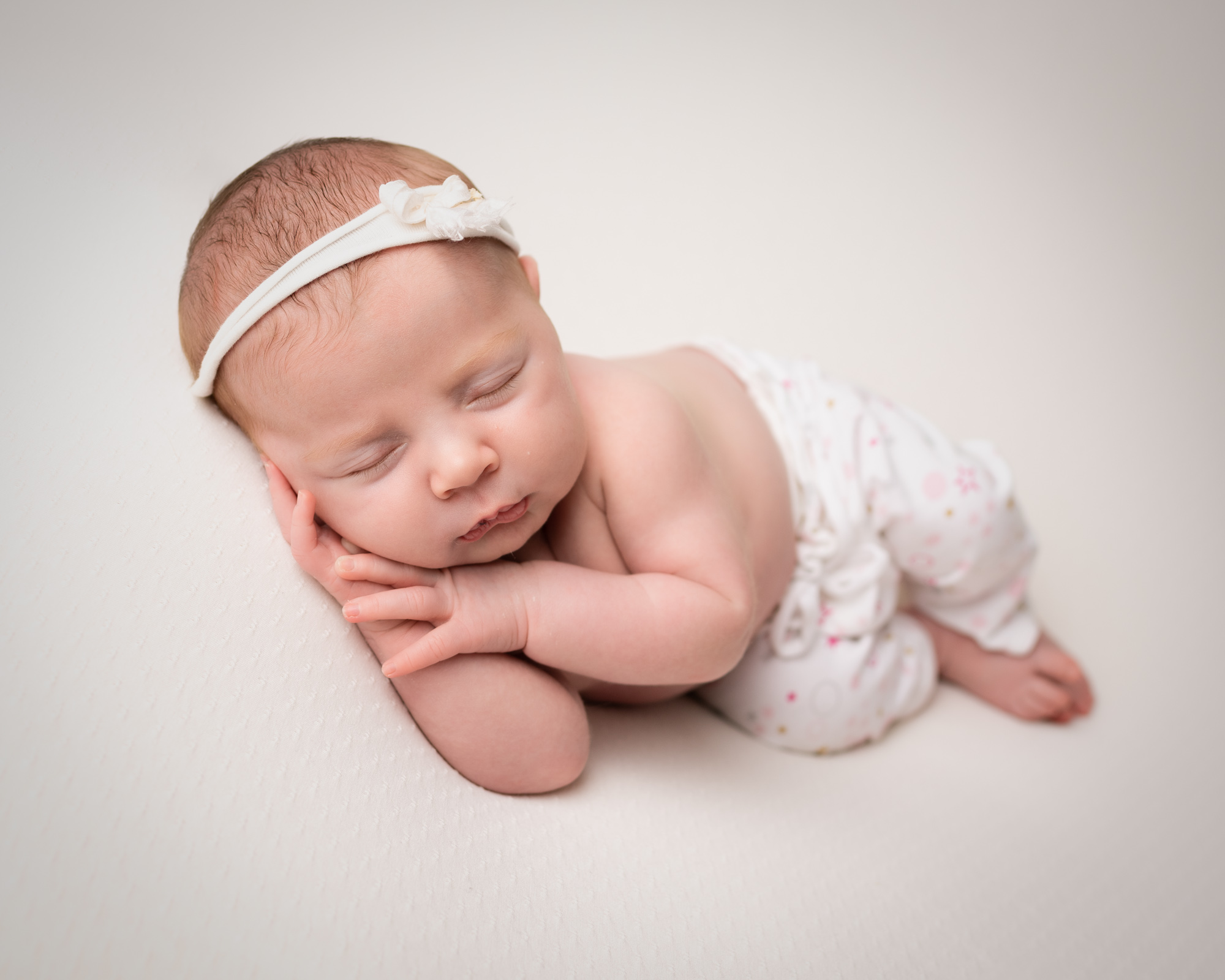 newborn_baby_photographer_dudley_midlands_posing